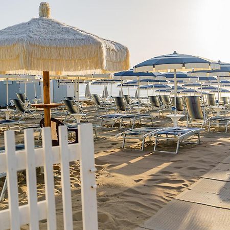 Hotel Joli ألبا أدرياتيكا المظهر الخارجي الصورة