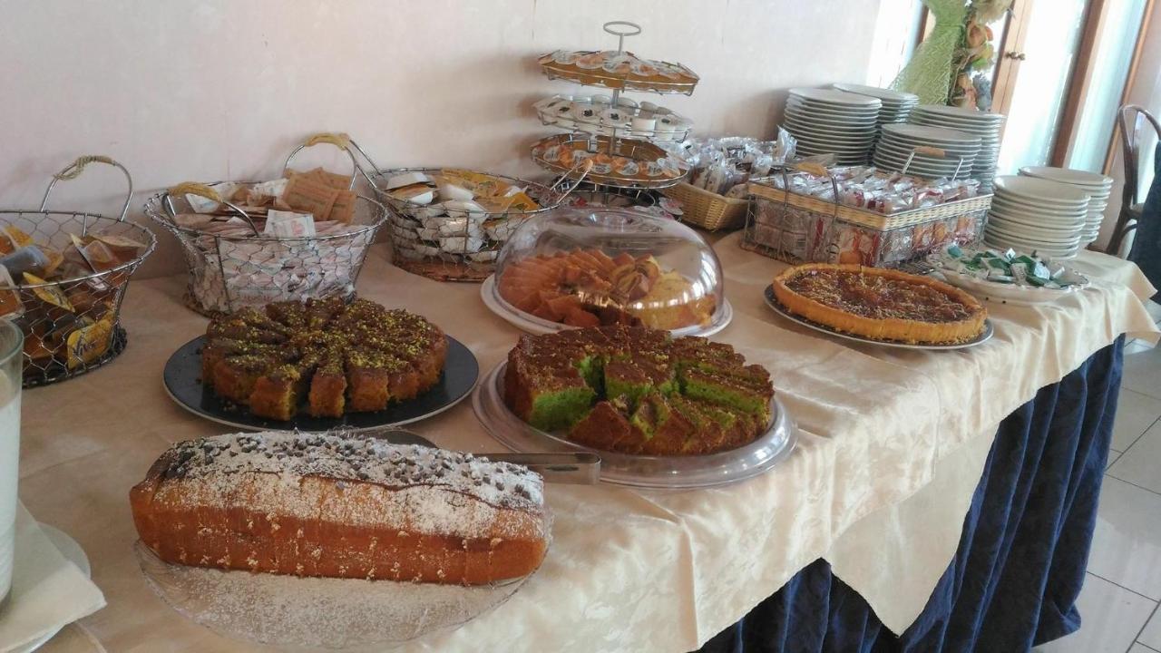 Hotel Joli ألبا أدرياتيكا المظهر الخارجي الصورة