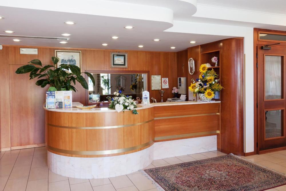 Hotel Joli ألبا أدرياتيكا المظهر الخارجي الصورة