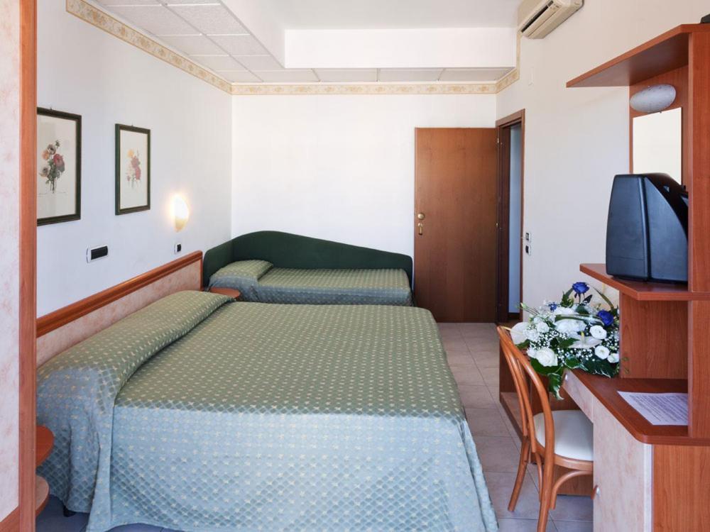Hotel Joli ألبا أدرياتيكا المظهر الخارجي الصورة