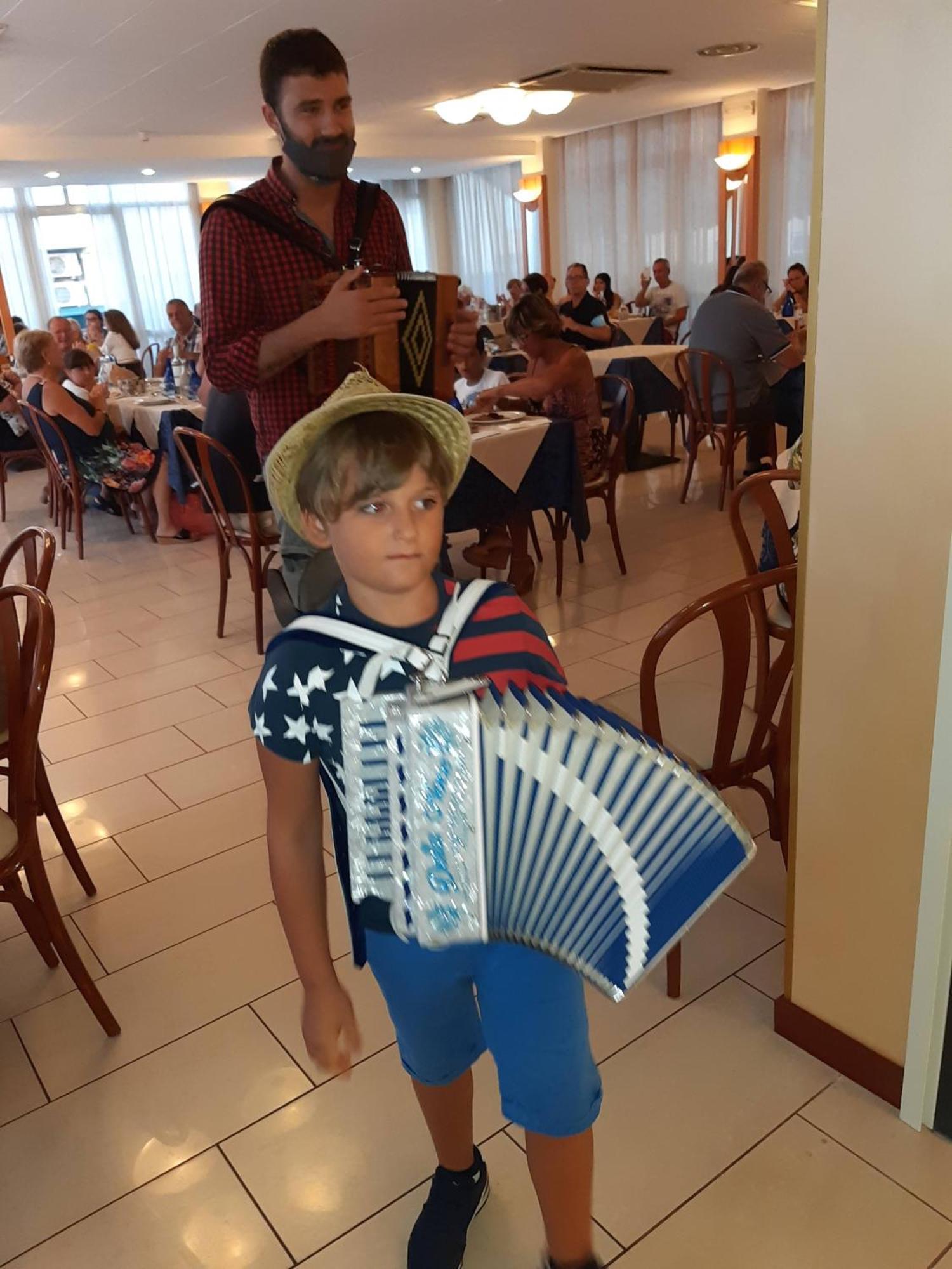 Hotel Joli ألبا أدرياتيكا المظهر الخارجي الصورة